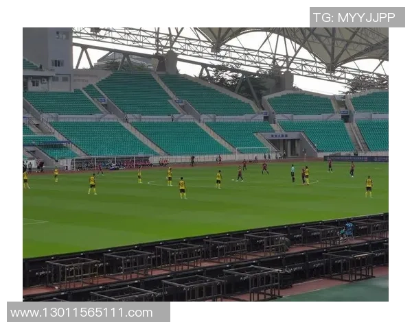 时代广州与青岛激战正酣比分揭晓精彩瞬间回顾与分析