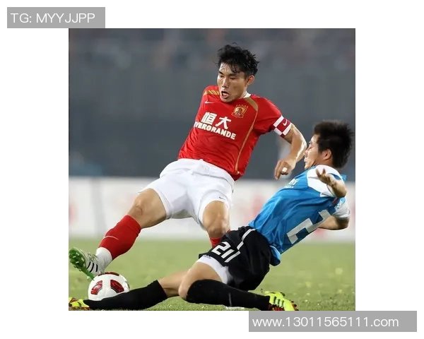 2013年广州恒大与巴塞罗那巅峰对决回顾及赛事精彩瞬间分析