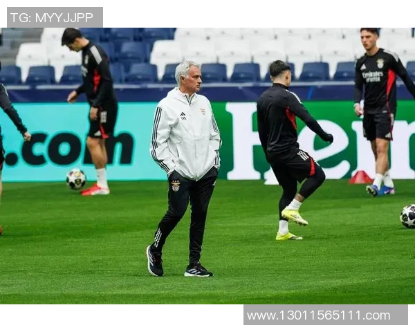 欧冠激战本菲卡对决曼联谁能在巅峰对决中笑到最后 欧冠激战本菲卡对决曼联谁能在巅峰对决中笑到最后